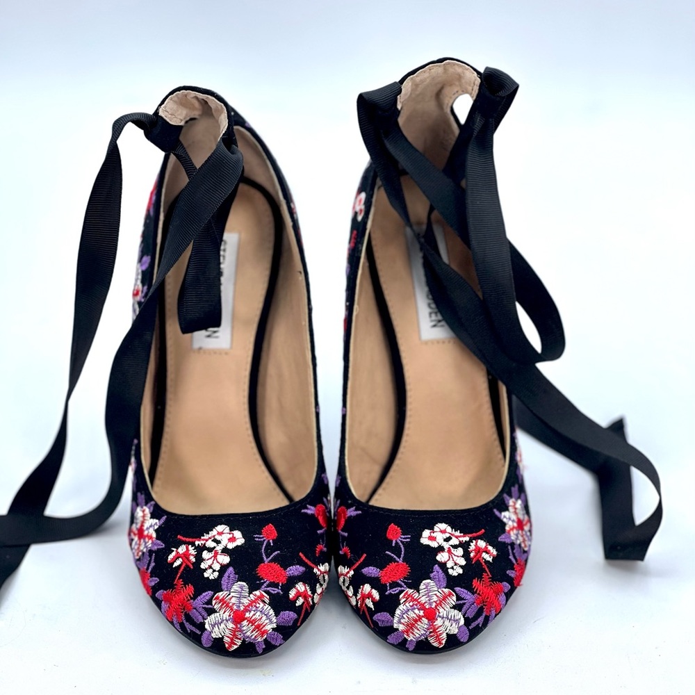 BRAND NEW! Steve Madden Pumps